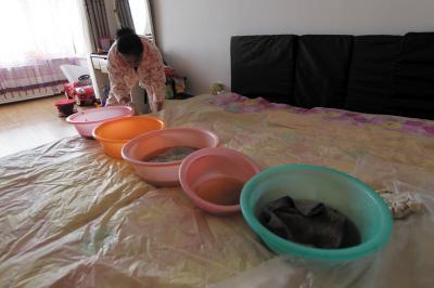 互助楼上漏水，住户失联，小区没物管，业主维权难！律师来支招……
